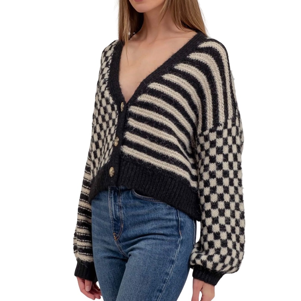 Altar'd State Claudia Checkered Cardigan at Mall of America size Large - Picture 5 of 10